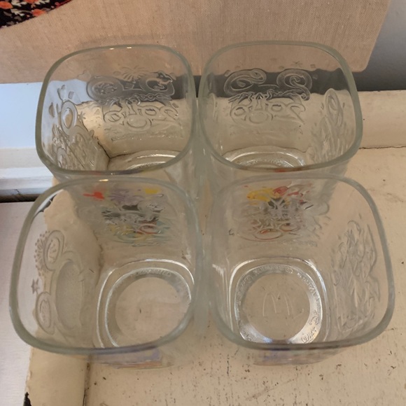 Vintage Walt Disney World Mickey Mouse Collectable Glassware Set of 4 - Picture 8 of 11
